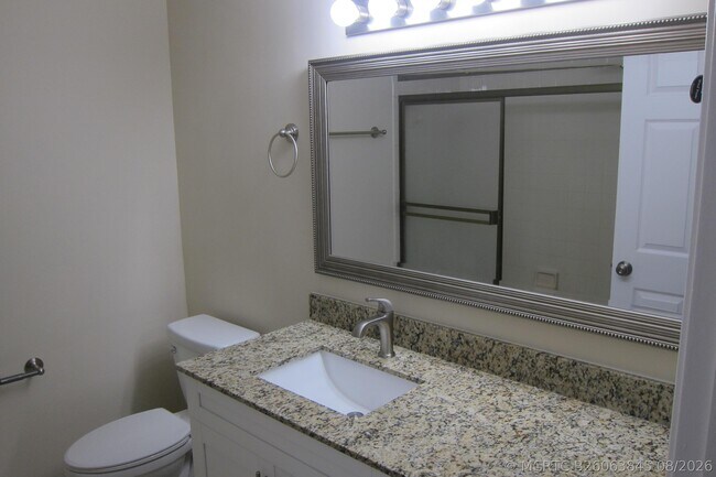 Building Photo - 1517 Woodbridge Lakes Cir