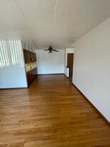 Building Photo - 10630 Ridgeland Ave