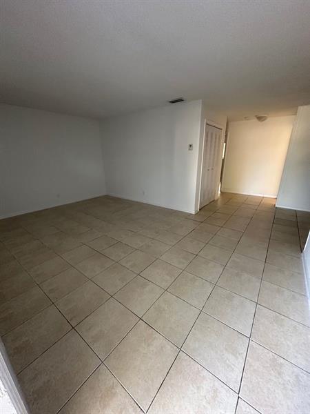 Building Photo - 3800 Riverside Dr