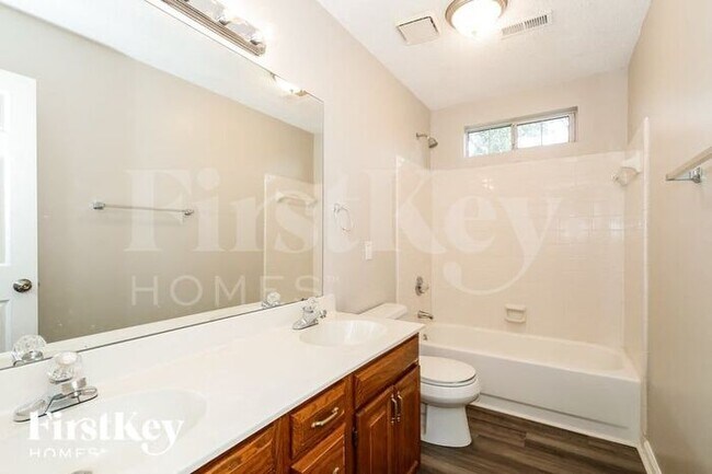 Building Photo - 6806 Neuhoff Ln