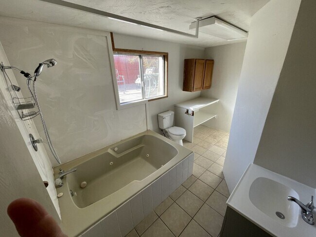 Building Photo - Coming Soon! Beautifully Remodeled 3-Bedroom Home with Fenced Yard & Covered Parking