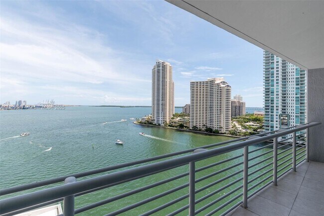 Building Photo - 325 Biscayne Blvd