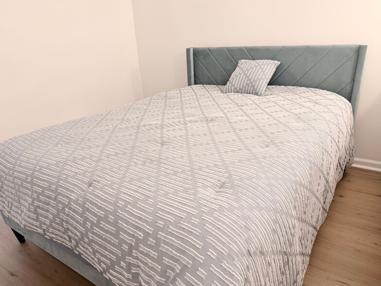 Building Photo - 1745 College View Pl