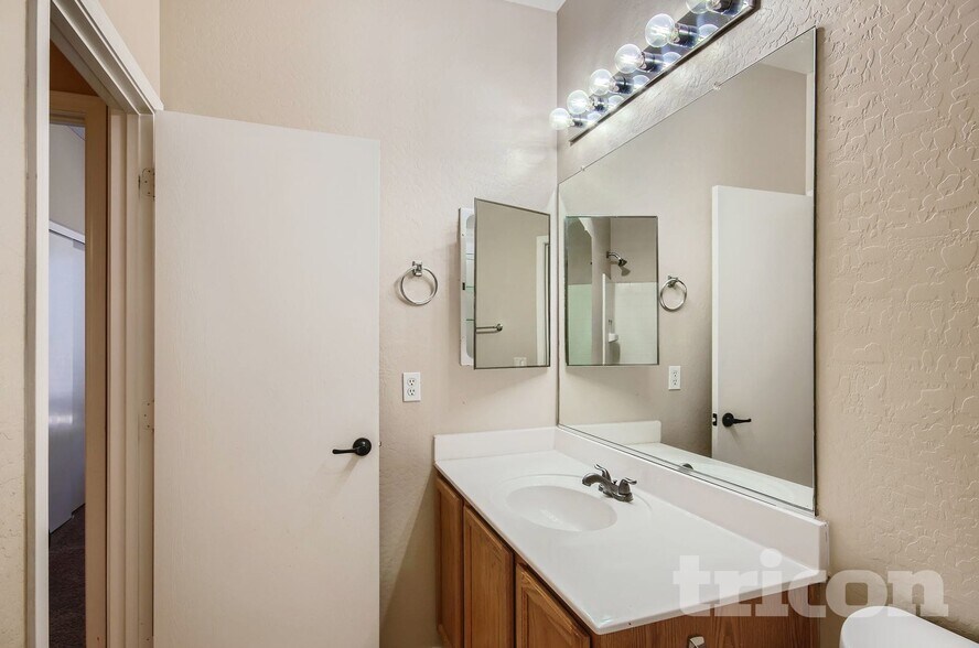 Building Photo - 44995 Portabello Rd