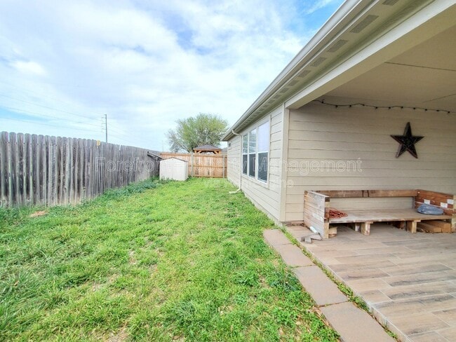 Building Photo - 555 Planters Pass