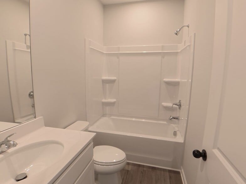 Building Photo - 2923 Beaconwood Ct