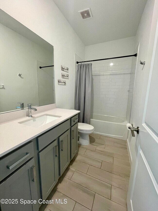 Building Photo - 696 Veridian Cir NW