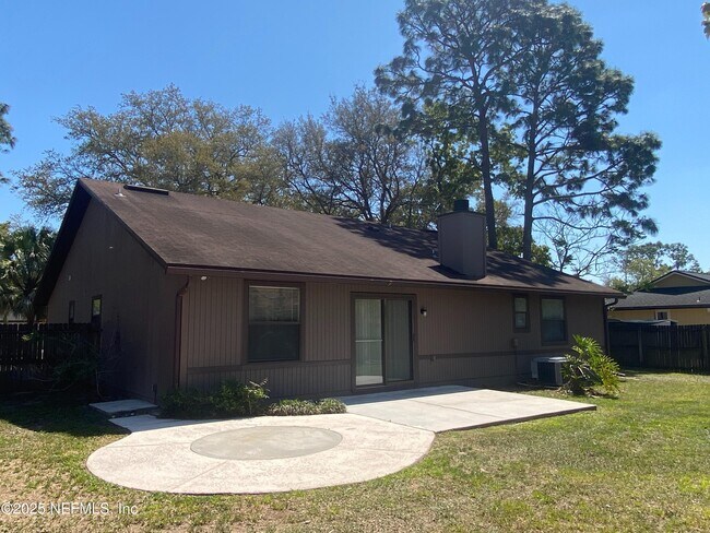 Building Photo - 12924 Tree Way Ln