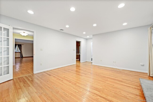 Building Photo - 11 Orchard Cir