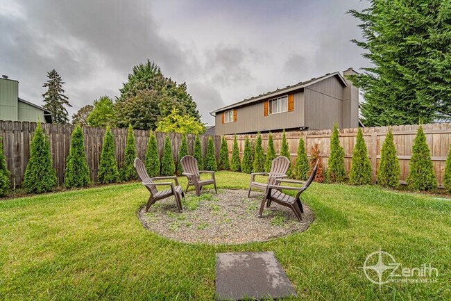 Building Photo - 10404 NE 65th Ave