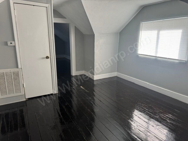 Building Photo - 420 E Masterson Ave