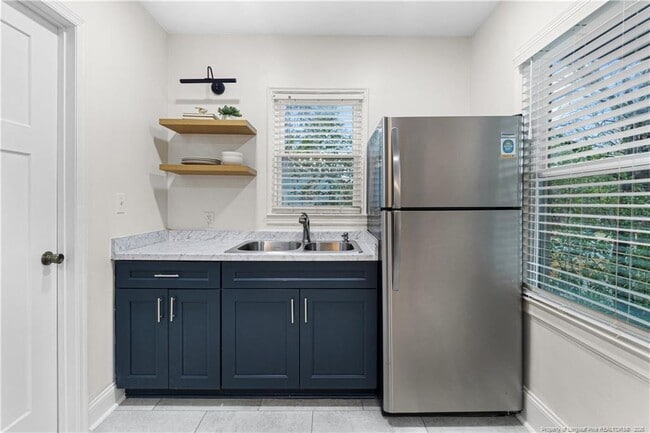 Building Photo - 1005 Anarine Rd