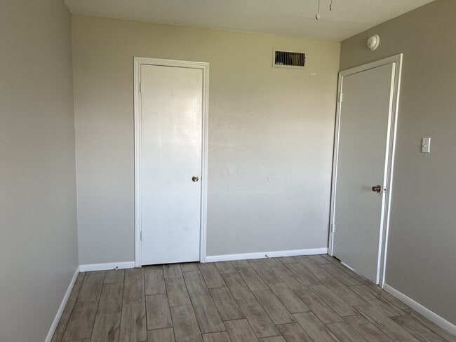 Building Photo - 1208 Charisse St