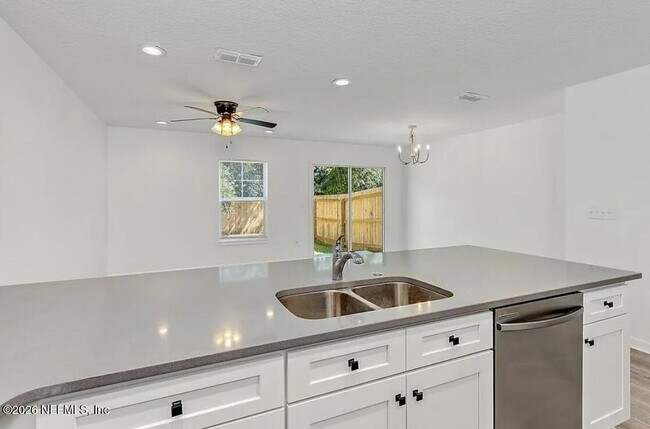 Building Photo - 3585 Drexel St