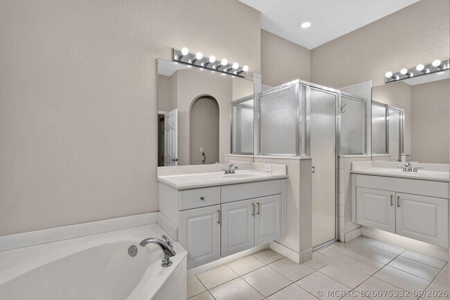 Building Photo - 2426 Sandy Cay
