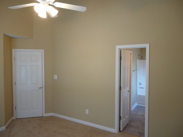 Building Photo - 246 Tillamook Dr