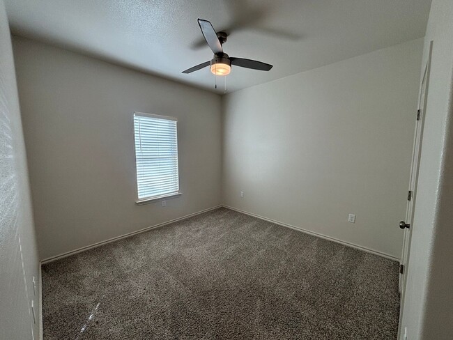 Building Photo - Townhome – Steps Away from Lubbock Cooper