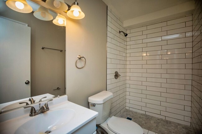 Building Photo - ** 3 bed 2 bath located in Dalraida ** Cal...
