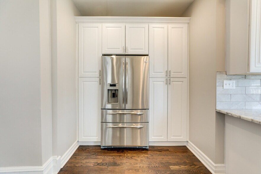 Building Photo - 113 S Mason Ave