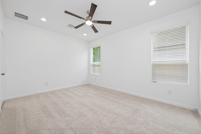 Building Photo - 13071 Pne Trace St