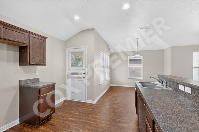 Building Photo - 2848 St Bernard Dr