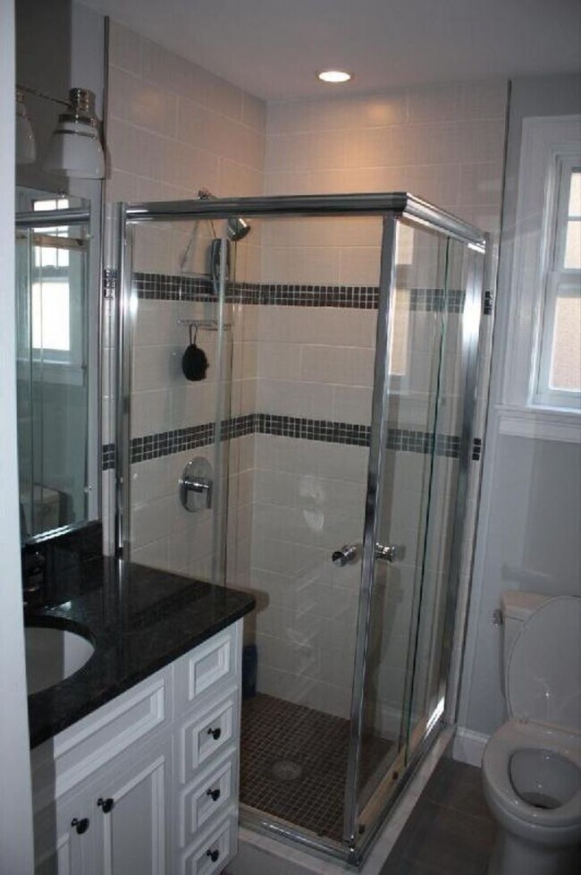 Building Photo - Renovated 5-Bedroom in Mission Hill | Central Air | In-Unit Laundry | 9/1