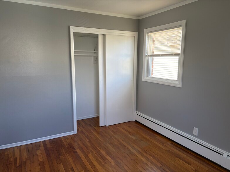 Building Photo - 424 Dewitt St