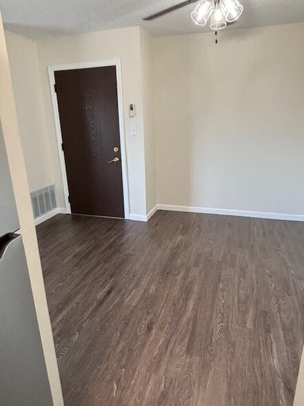 Building Photo - 403 County Line Rd