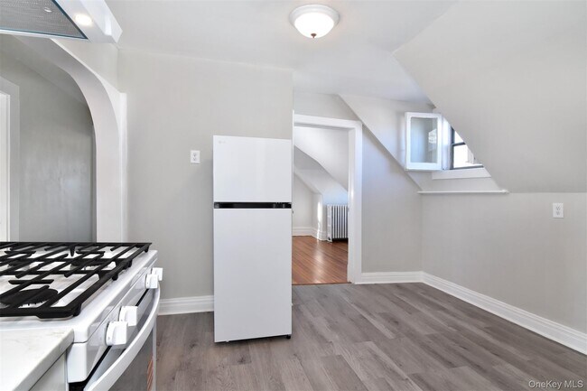 Building Photo - 132 Rich Ave