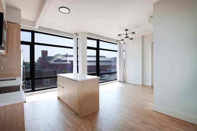 Building Photo - 11 Herkimer St