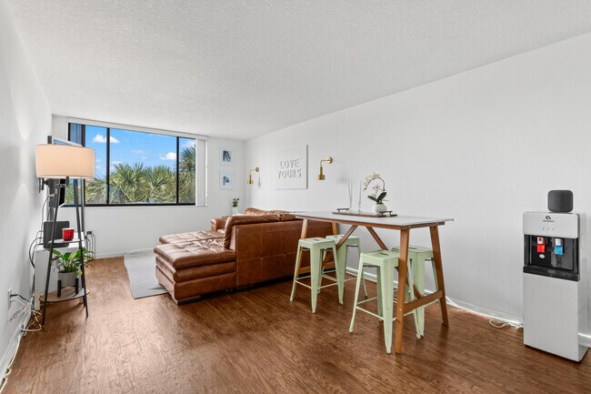 Building Photo - 755 Dotterel Rd