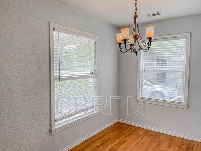 Building Photo - 3418 26th St