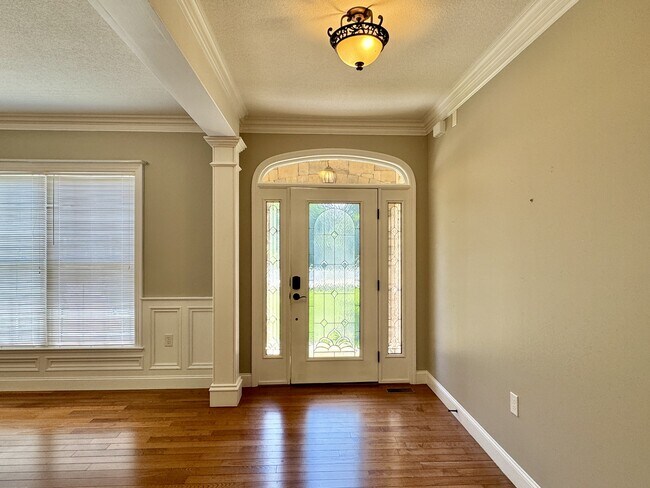 Building Photo - 513 Tanasi Cir