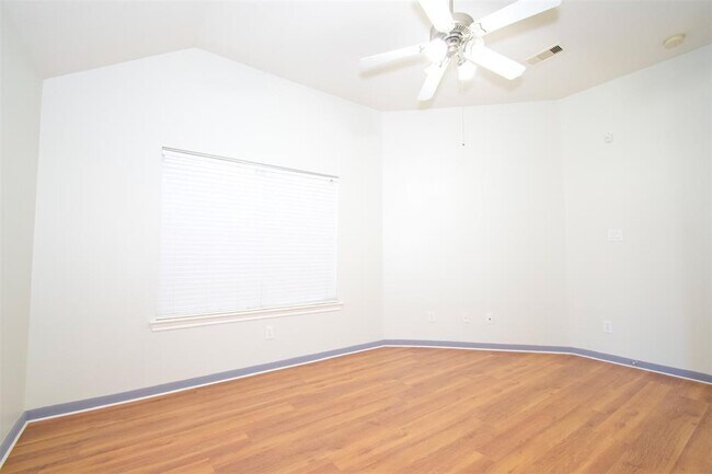 Building Photo - 13222 Boxwood Terrace Dr