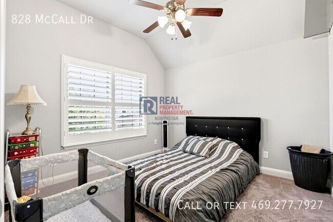 Building Photo - 828 McCall Dr