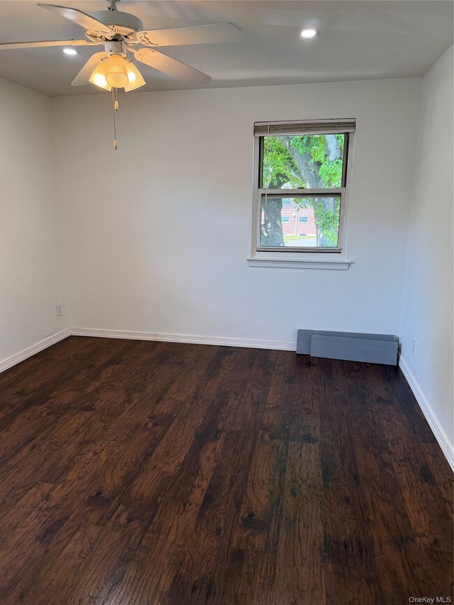 Building Photo - 82-32 Langdale St