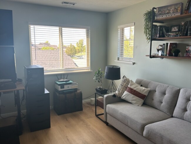 Building Photo - Spacious 6-Bedroom Home – Lehi, Saddle Ridge Community