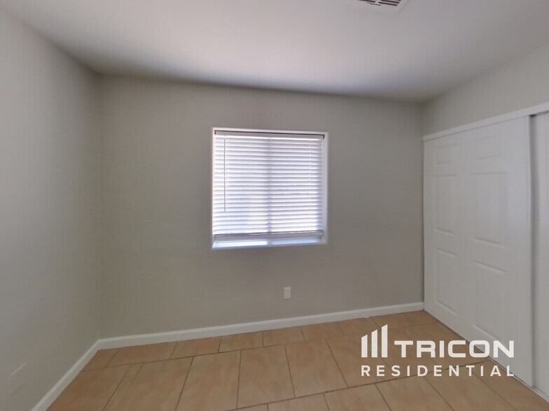 Building Photo - 7302 W Heatherbrae Dr