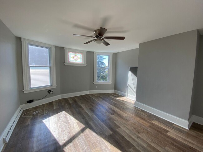 Building Photo - 181 N Balph Ave