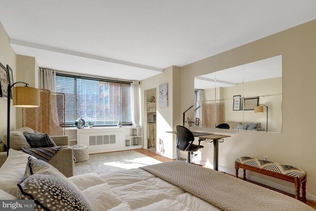 Building Photo - 1021 Arlington Blvd