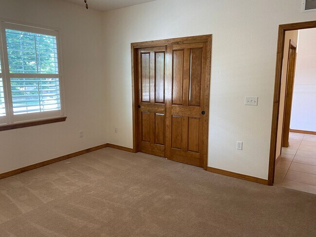 Building Photo - 2 BED/2 BATH RANCH STYLE HOME IN SUMMER HAWK IN FOX MEADOW AVAILABLE 7/10!