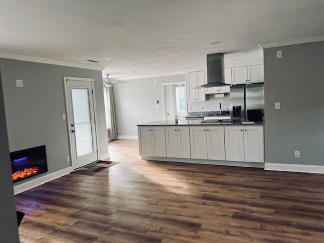 Building Photo - 1101 Warner Hall Dr