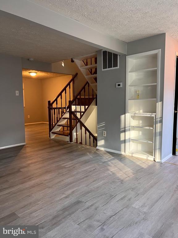 Building Photo - 8104 Willowdale Ct