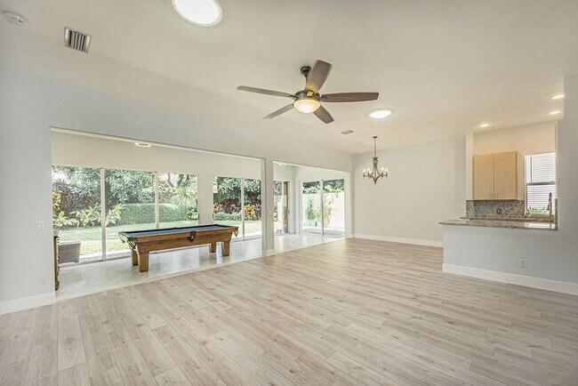 Building Photo - 8593 Wakefield Dr