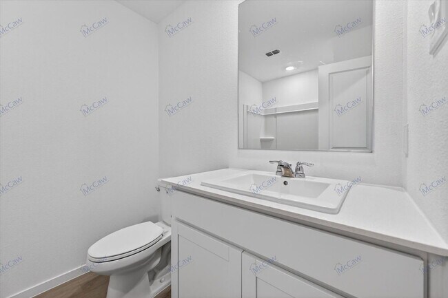 Building Photo - 4041 Arklow St
