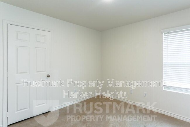 Building Photo - 2328 Duntov Dr
