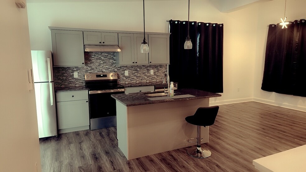 Kitchen - 806 N Ann St