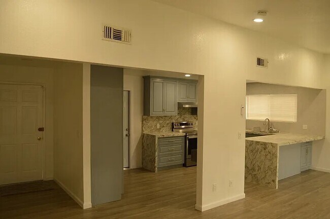 Building Photo - 1074 Plumwood Ct