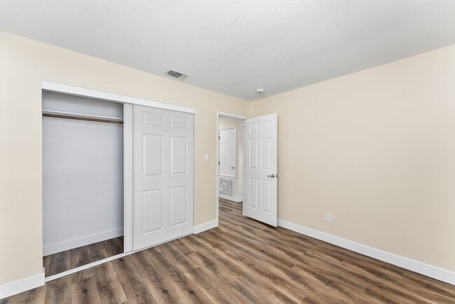 Building Photo - 2 Bedroom 2 Bathroom Condo in Citrus Heights
