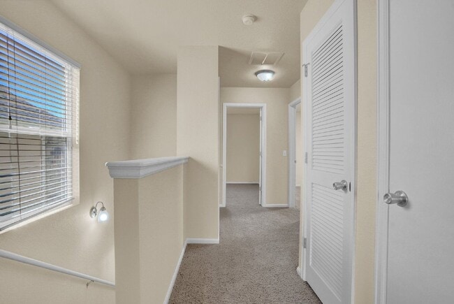 Building Photo - 2424 St Paul Dr